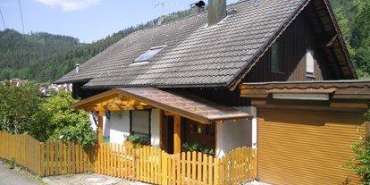 Monteurwohnung - Straubenhardt - Haus von vorne - Haus Eitel