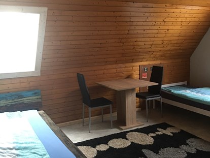 Monteurwohnung - Einzelbetten - Baden-Württemberg - Doppelzimmer OG - Nicole's Privatzimmer Vermietung