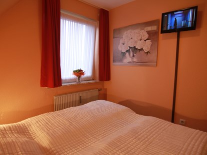 Monteurwohnung - Badezimmer: Gemeinschaftsbad - Fernseher im Schlafzimmer - Wohnung 1- 4