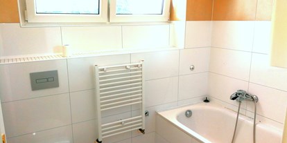 Monteurwohnung - Badezimmer: eigenes Bad - Köln - Badezimmer - Monteurzimmer Köln