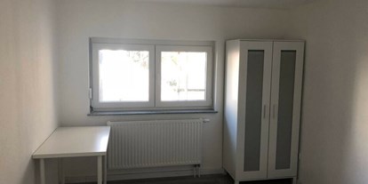Monteurwohnung - Küche: Küchenmitbenutzung - Stuttgart / Kurpfalz / Odenwald ... - Monteur-Zimmer - Zimmer in Leonberg 