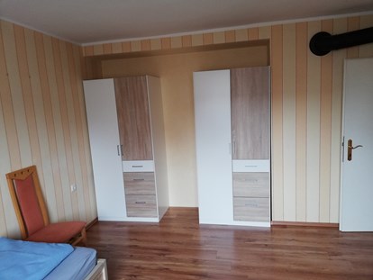 Monteurwohnung - Badezimmer: eigenes Bad - Monteurwohnung-Linz-Mair