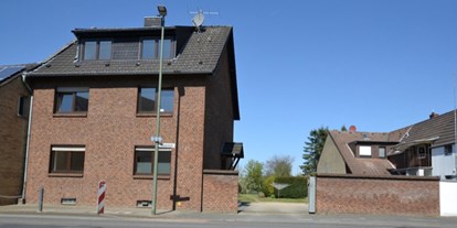 Monteurwohnung - PLZ 40595 (Deutschland) - Straßenansicht - Monteurswohnung TAKAppartement Dormagen DG