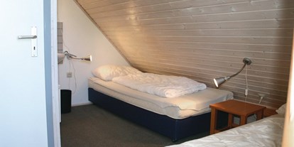 Monteurwohnung - Badezimmer: eigenes Bad - Hessen - Bettzimmer 3 - F-Haus für 1-6 Monteure im Seepark Kirchheim
