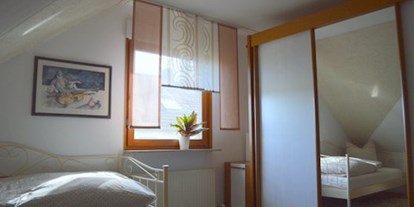 Monteurwohnung - Badezimmer: Gemeinschaftsbad - Region Schwaben - Zimmer 1 - Gästehaus-Rottal