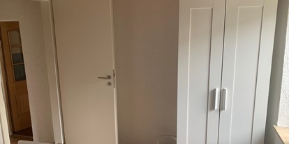 Monteurwohnung - Zimmertyp: Doppelzimmer - Hessen Süd - Kleines Schlafzimmer Bild 2 - Ferienwohnung Altendiez