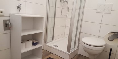 Monteurwohnung - Badezimmer: eigenes Bad - Bremen - Moderne Badezimmer - Diverse Monteurwohnungen in Bremen