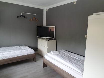 Monteurwohnung - Einzelbetten - Beispiel DZ 1. OG - Ferienhaus- und Zimmervermietung Petra Hähnel