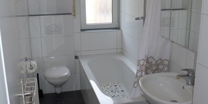 Monteurwohnung - Badezimmer: eigenes Bad - Karlsruhe - Badezimmer - 150 Betten - Häuser, Wohnungen, Karlsruhe, Wörth...