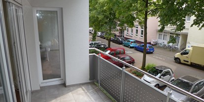 Monteurwohnung - Badezimmer: eigenes Bad - Karlsruhe - Blick vom überdachten Balkon 1 - 150 Betten - Häuser, Wohnungen, Karlsruhe, Wörth...