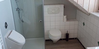 Monteurwohnung - Badezimmer: Gemeinschaftsbad - Region Schwaben - FeWo Sonnenbühl
