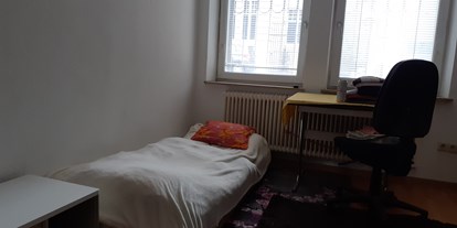 Monteurwohnung - Badezimmer: Gemeinschaftsbad - Stuttgart - Doppelzimmer - Stuttgart-Mitte 4 Einzelzimmer mit zweitem Bett