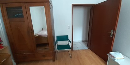 Monteurwohnung - Badezimmer: Gemeinschaftsbad - Stuttgart - Zimmer 2 - Stuttgart-Mitte 4 Einzelzimmer mit zweitem Bett