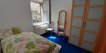 Monteurwohnung - Badezimmer: Gemeinschaftsbad - Stuttgart - Zimmer 3 - Stuttgart-Mitte 4 Einzelzimmer mit zweitem Bett