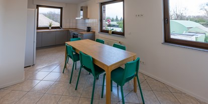 Monteurwohnung - PLZ 40210 (Deutschland) - Küche - Essbereich - Gästehaus Fassbender