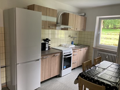 Monteurwohnung - Zimmertyp: Einzelzimmer - Franken - Küche - Franz Berg Apartments