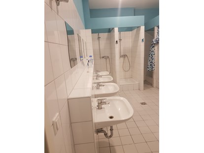 Monteurwohnung - Badezimmer: Gemeinschaftsbad - Bad - WG-Pension Mannheim