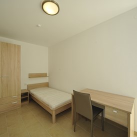 Monteurzimmer: Monteurzimmer Linz - Zimmer - 90+ Monteurzimmer in Linz, Einzelbetten, Parkplätze, WIFI, Küchen