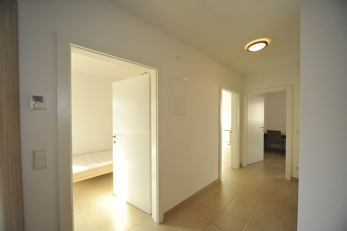 Monteurzimmer: Monteurzimmer Linz - Vorraum - 90+ Monteurzimmer in Linz, Einzelbetten, Parkplätze, WIFI, Küchen