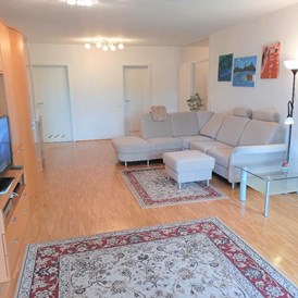 Monteurzimmer: Wohnzimmer, HomeRent Unterkunft in Ostfildern - HomeRent in Ostfildern, Wendlingen, Köngen, Altbach