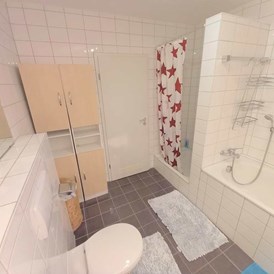 Monteurzimmer: Badezimmer, HomeRent Unterkunft in Ostfildern - HomeRent in Ostfildern, Wendlingen, Köngen, Altbach