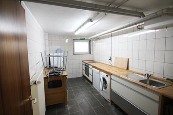 Monteurzimmer: Küche - Moderne Unterkunft im Herzen von Germering/München