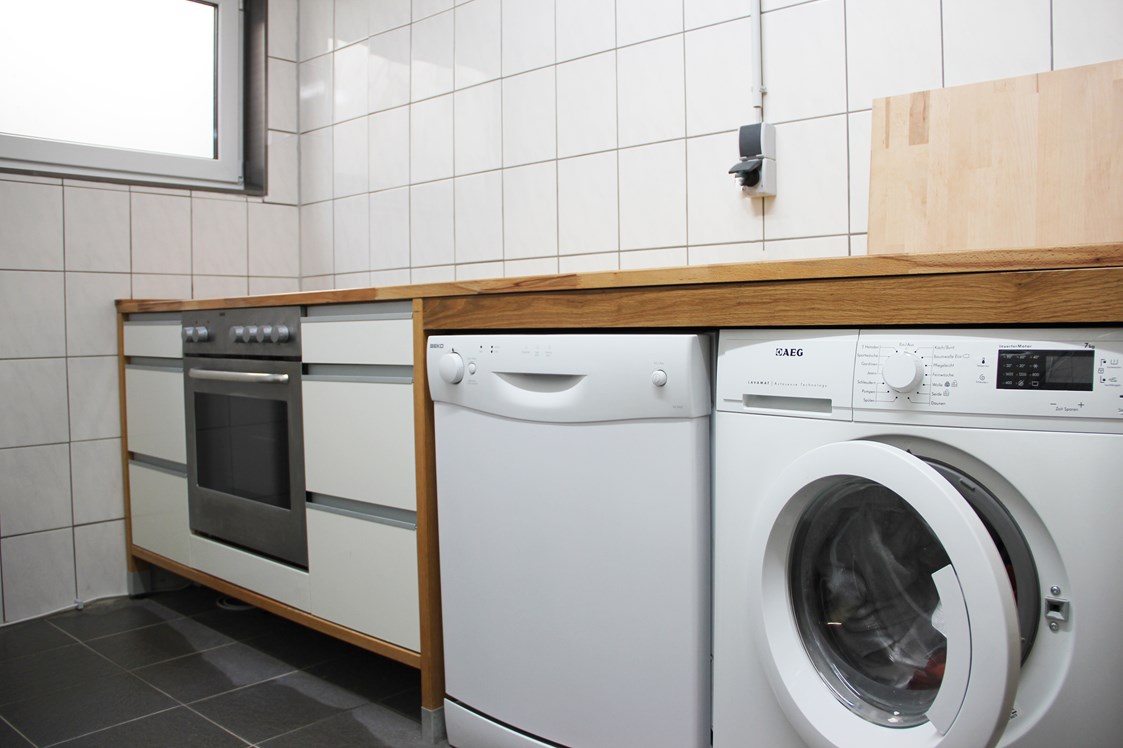 Monteurzimmer: Wasch- und Spülmaschine - Moderne Unterkunft im Herzen von Germering/München