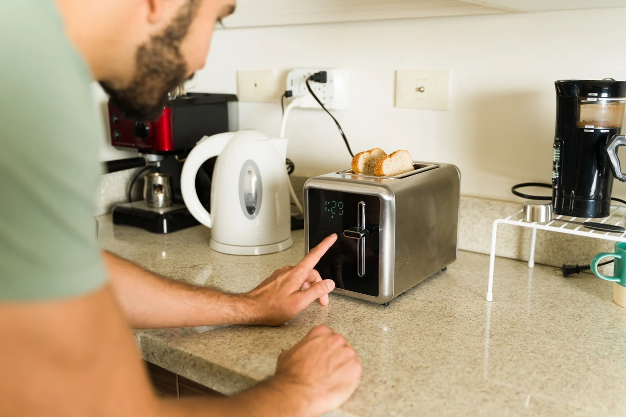 Wasserkocher Toaster und Kaffeemaschine
