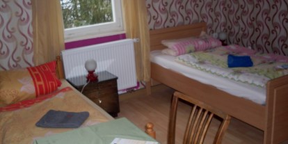 Monteurwohnung - Zimmertyp: Doppelzimmer - Betzweiler-Wälde - Einzelbetten im Doppelzimmer -  Monteurwohnung Nordschwarzwald