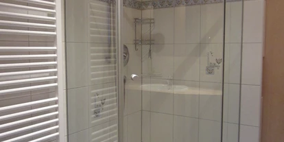 Monteurwohnung - Zimmertyp: Doppelzimmer - Baiersbronn - Bad mit Dusche - Ferienwohnung H. Pfeifle