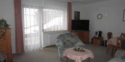 Monteurwohnung - Zimmertyp: Doppelzimmer - Baiersbronn - Wohnzimmer - Ferienwohnung H. Pfeifle
