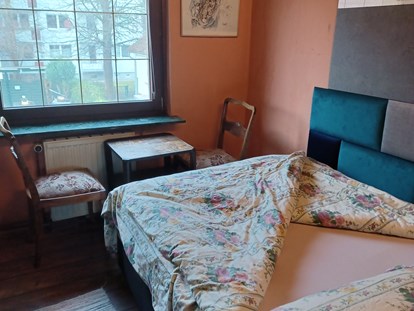 Monteurwohnung - Zimmertyp: Doppelzimmer - Schimm - Dachwohnung
1 Singel Zimmer 1 doppel Bett - Reinhard Hemme