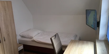 Monteurwohnung - Zimmertyp: Mehrbettzimmer - PLZ 78570 (Deutschland) - Eine andere Sicht auf unser Einzelzimmer - Restaurant Engel Tuttlingen Einzelzimmer und 5-7 Personen 100qm Wohnung