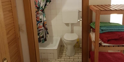 Monteurwohnung - Zimmertyp: Einzelzimmer - Franken - Badezimmer mit Dusche und WC - Mein Franken Haus