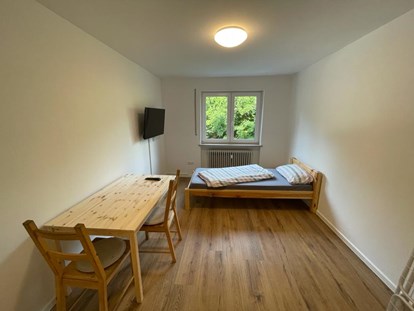 Monteurwohnung - Kühlschrank - Wallersdorf (Dingolfing-Landau) - YES Apartments