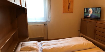 Monteurwohnung - Badezimmer: eigenes Bad - Großwallstadt - Schlafzimmer 3
 - Gästehaus Leidersbach bei Aschaffenburg