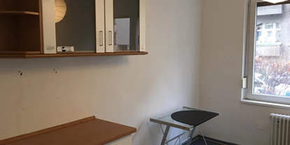 Monteurwohnung - Küche: eigene Küche - PLZ 10961 (Deutschland) - 1 schönes Zimmer mit Kochmöglichkeit und großem Badezimmer! Separater Eingang!