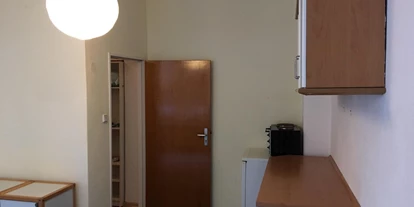 Monteurwohnung - Küche: eigene Küche - PLZ 10779 (Deutschland) - 1 schönes Zimmer mit Kochmöglichkeit und großem Badezimmer! Separater Eingang!