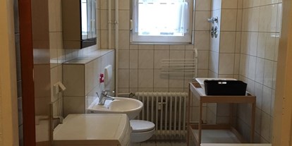 Monteurwohnung - Bettwäsche: keine Bettwäsche - PLZ 13407 (Deutschland) - 1 schönes Zimmer mit Kochmöglichkeit und großem Badezimmer! Separater Eingang!