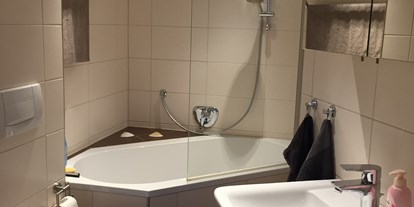 Monteurwohnung - Küche: eigene Küche - Dresden neustadt - Badezimmer - Ruhige Lage, mitten im Grünen
