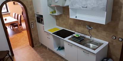 Monteurwohnung - Küche: eigene Küche - Bous - Komplett eingerichtete Küche - Monteurwohnung-Ferienwohnung-Haus-Zimmer Nina 