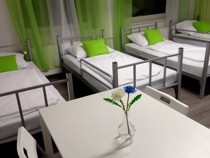 Monteurwohnung - Bettwäsche: Bettwäsche inklusive - Binnenland - Zimmer ab 8€