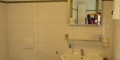 Monteurwohnung - Badezimmer: eigenes Bad - Oberreißen - Monteurzimmer/Wohnung