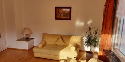 Monteurwohnung - Zimmertyp: Doppelzimmer - PLZ 77866 (Deutschland) - Große Wohnung:
Wohnzimmer - Haus am Schroffen