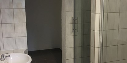 Monteurwohnung - Zimmertyp: Doppelzimmer - Hasloh - Gemeinschaftsbadezimmer - KHH Monteurzimmervermittlung Hamburg GmbH