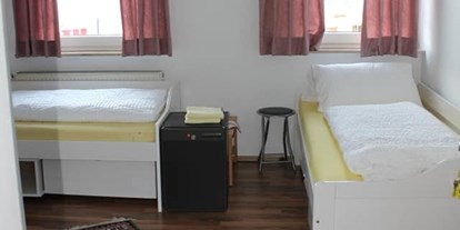Monteurwohnung - Zimmertyp: Mehrbettzimmer - Hördt - saubere Einzel-, Doppel-, oder Mehrbettzimmer - Gut gelegene Monteurunterkunft direkt an der A65 zwischen Karlsruhe und Landau