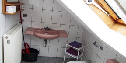 Monteurwohnung - Badezimmer: eigenes Bad - Zellingen - Möbliertes Appartement