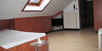 Monteurwohnung - Zimmertyp: Mehrbettzimmer - Würzburg Versbach - Möbliertes Appartement