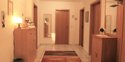 Monteurwohnung - Kühlschrank - PLZ 58640 (Deutschland) - Großer Flur - Große Wohnung mit 3 Schlafzimmern, Bad/Dusche, Küche 