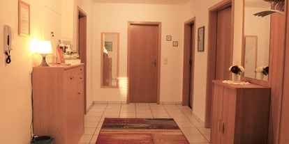 Monteurwohnung - Badezimmer: eigenes Bad - PLZ 58791 (Deutschland) - Großer Flur - Große Wohnung mit 3 Schlafzimmern, Bad/Dusche, Küche 